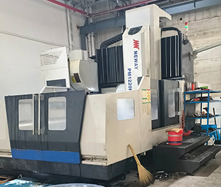 四轴机床加工中心维修：旋转轴+直线轴，复杂曲面加工的维修关键