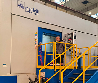 四轴机床加工中心维修的旋转轴故障：卡顿、定位偏差、联动异常的修复