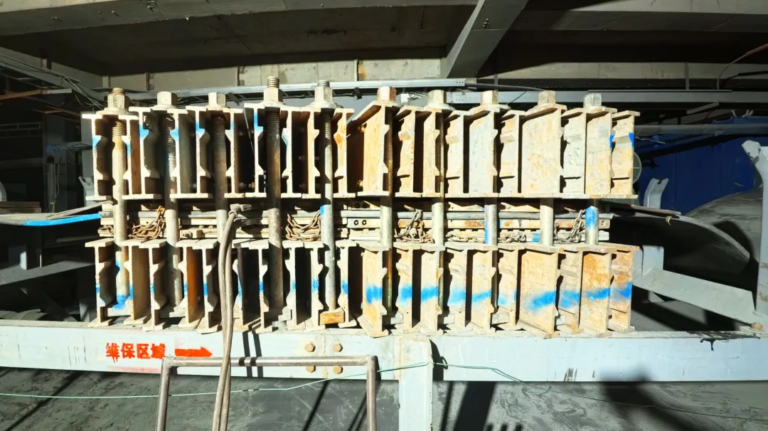 分层带接头总开裂？7步标准操作，粘牢耐用不返工！