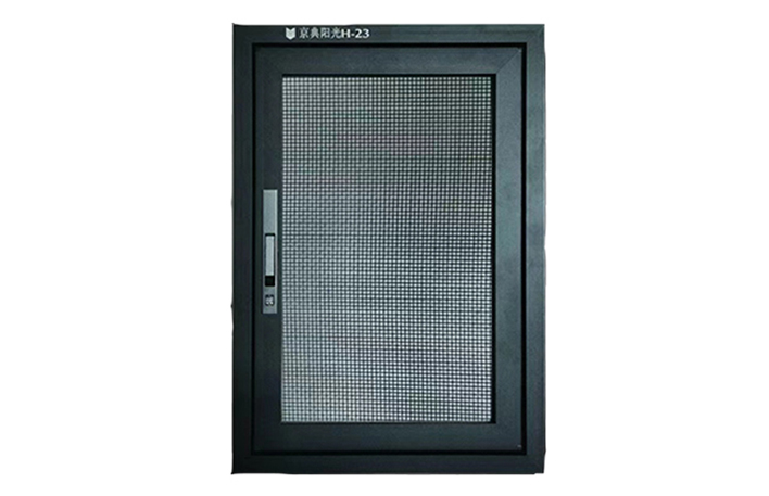 金刚网纱窗凭借安全、耐用、通风的优势，成为家居装修的热门选择，但市场上产品质量参差不齐，从低价劣质品到高价噱头款，不少消费者因缺乏专业知识，容易陷入选购误区，要么买到防护性能不达标的产品，要么花费高价却没得到对应的品质，甚至因材质、工艺问题埋下安全隐患。